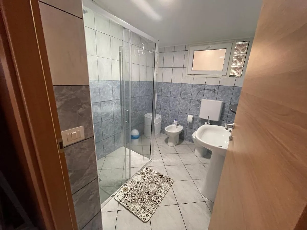 Bed & Breakfast Bed and Breakfast Al cervo tra i laghi Tavernerio