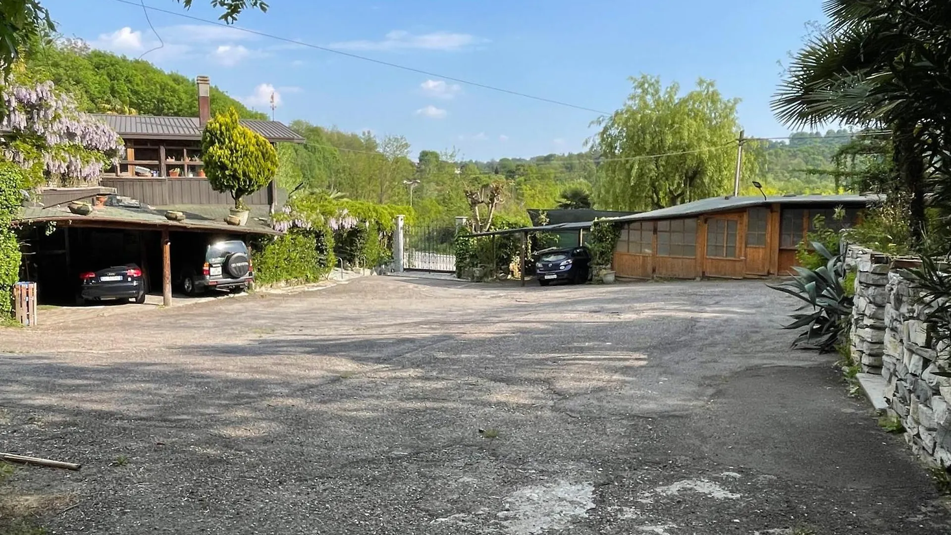 Bed & Breakfast Bed and Breakfast Al cervo tra i laghi Tavernerio