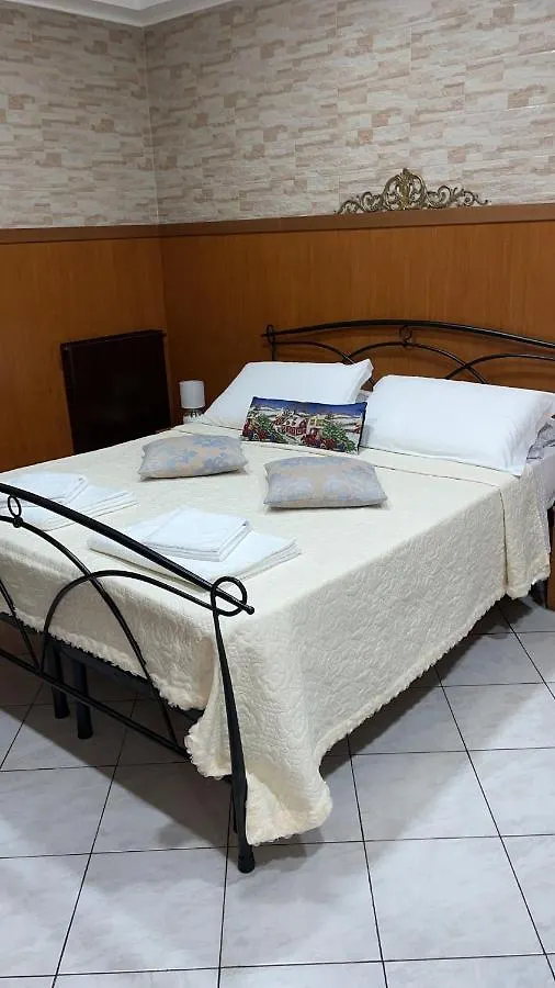 Al Cervo Tra I Laghi Bed and Breakfast Tavernerio 0*,